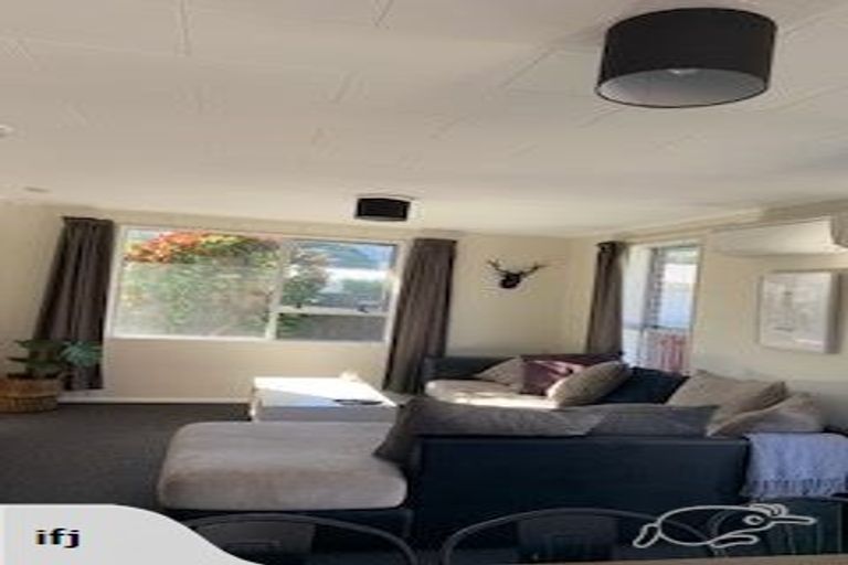 Photo of property in 2/156 Knights Road, Hutt Central, Lower Hutt, 5011