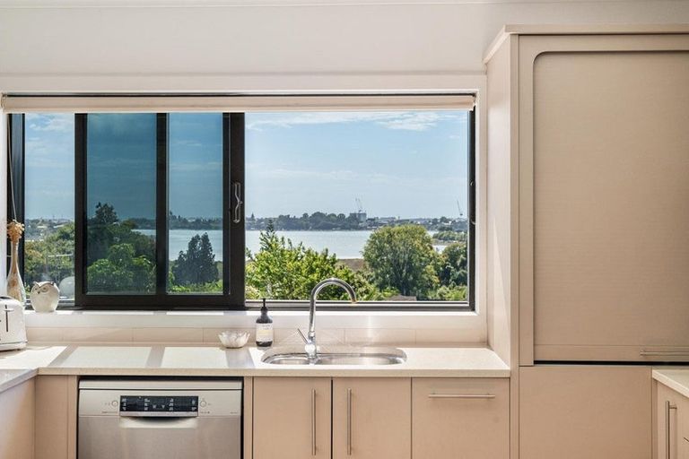 Photo of property in 25 Wiremu Street, Brookfield, Tauranga, 3110