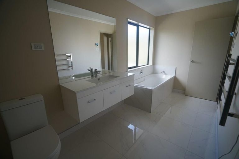 Photo of property in 6 Uruhau Close, Torbay, Auckland, 0630