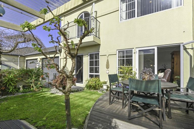 Photo of property in 2/102 Southampton Street West, Hastings, 4122