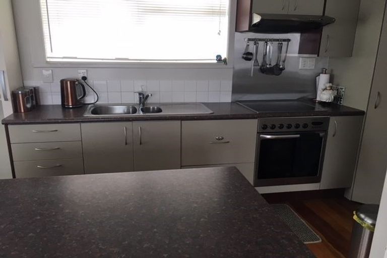 Photo of property in 116a Mcleod Road, Te Atatu South, Auckland, 0610