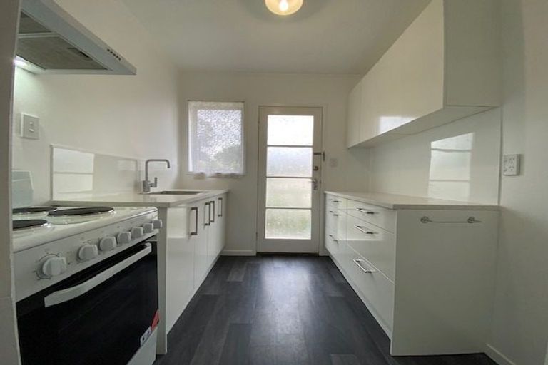 Photo of property in 2/76 Millbrook Road, Henderson, Auckland, 0612