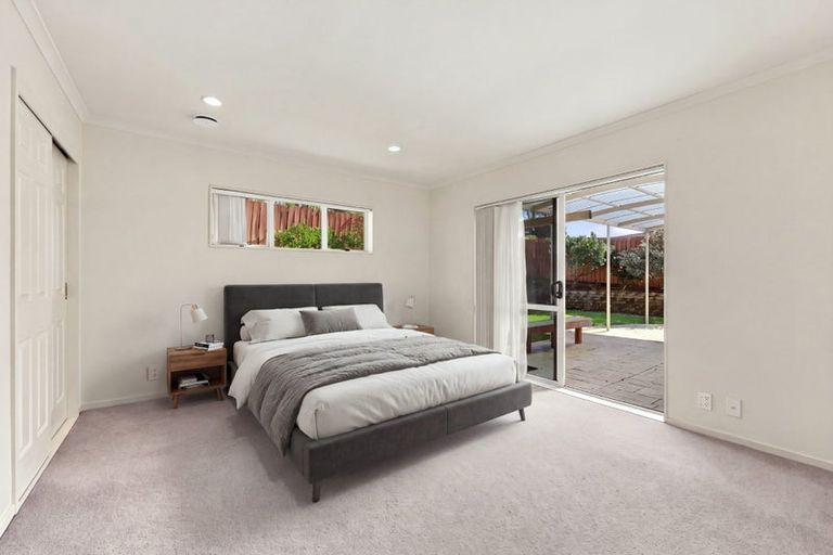 Photo of property in 6 San Ambrosio Rise, Henderson, Auckland, 0612