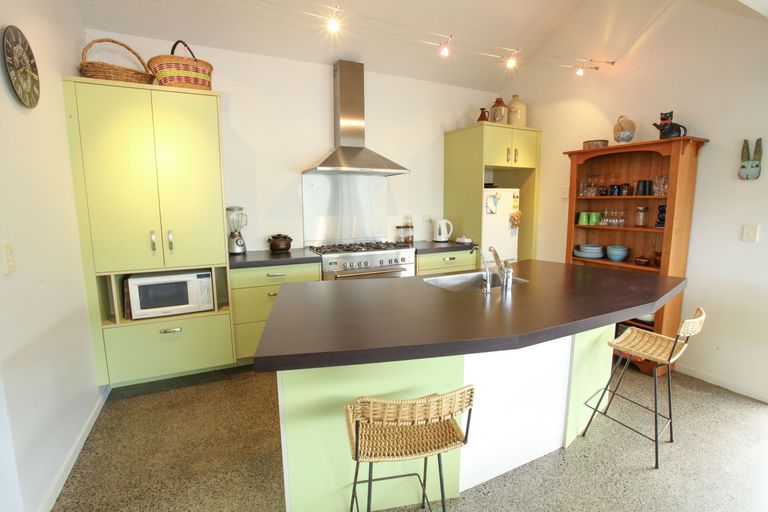 Photo of property in 5 Karioi Crescent, Raglan, 3225