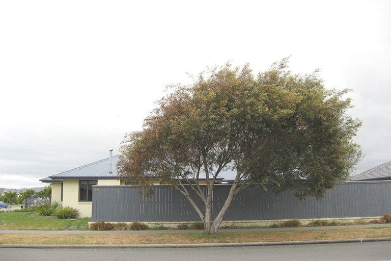 Photo of property in 74 Broadhaven Avenue, Parklands, Christchurch, 8083