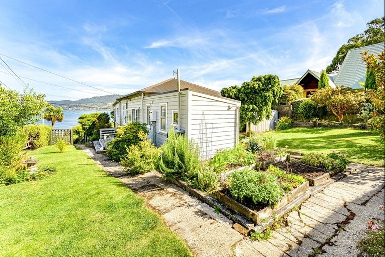 Photo of property in 14 Wharfdale Street, Macandrew Bay, Dunedin, 9014