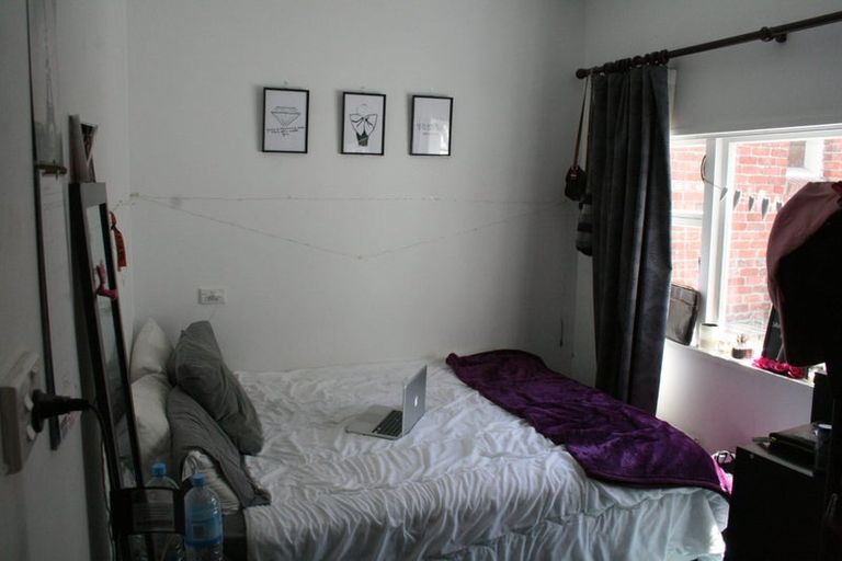 Photo of property in 4 Howard Street, Mount Cook, Wellington, 6021