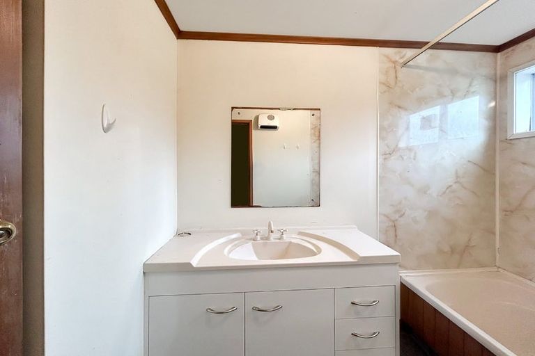 Photo of property in 33 Huia Street, Waikiwi, Invercargill, 9810