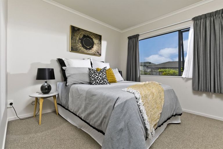 Photo of property in 7 Jeffery Reeve Crescent, Ranui, Auckland, 0612