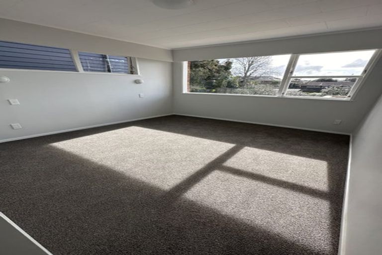 Photo of property in 25b Borrowdace Avenue, Botany Downs, Auckland, 2010