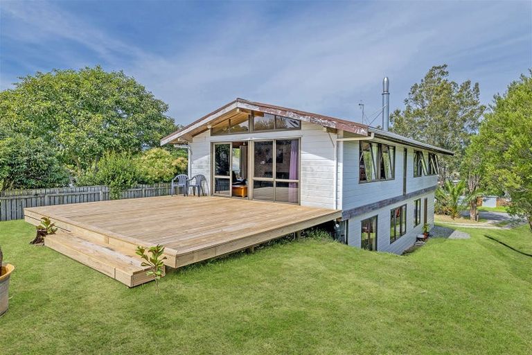 Photo of property in 10 Toroa Road, Otaihanga, Paraparaumu, 5036