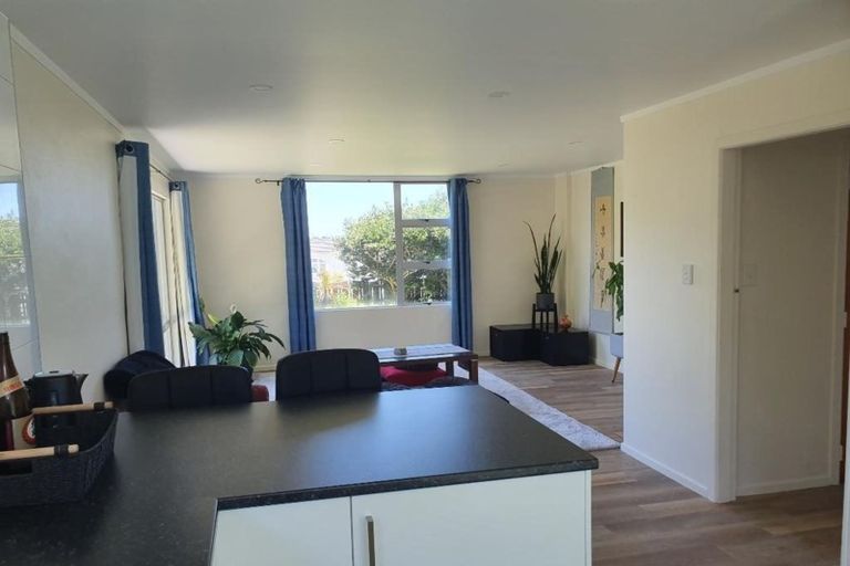 Photo of property in 1/58 Paynters Avenue, Strandon, New Plymouth, 4312
