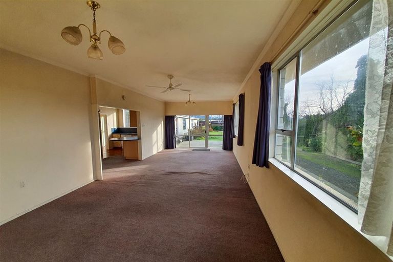 Photo of property in 60 Timaru Road, Waimate, 7924