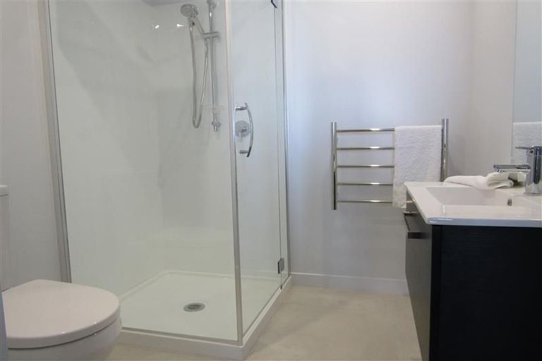 Photo of property in Frank Sargeson Apts, 406/74 Anzac Street, Takapuna, Auckland, 0622