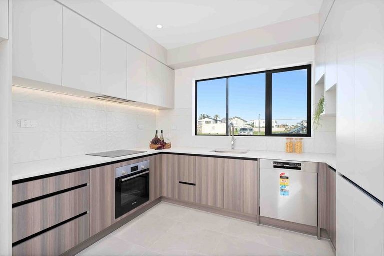 Photo of property in 35 Turret Lane, Hobsonville, Auckland, 0616