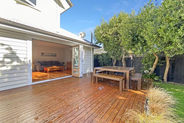 Photo of property in 12 Hector Street, Seatoun, Wellington, 6022
