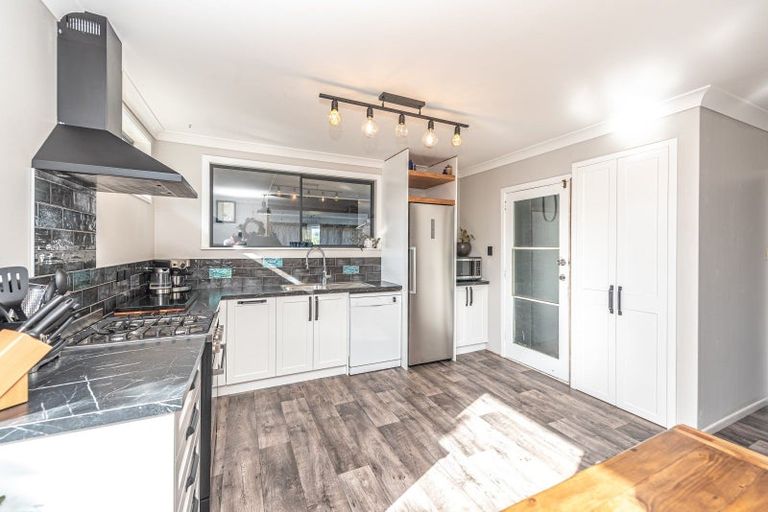 Photo of property in 12 Kowhai Street, Castlecliff, Whanganui, 4501