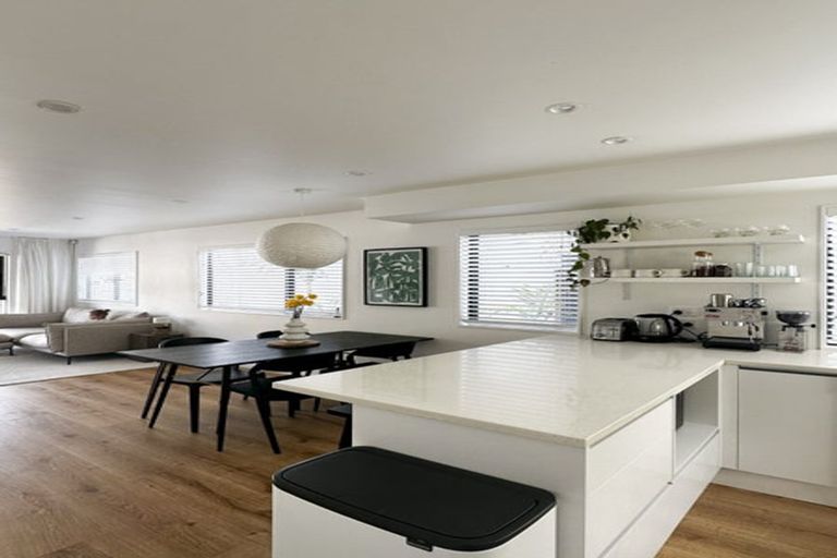 Photo of property in 94e Bay Street, Red Beach, 0932