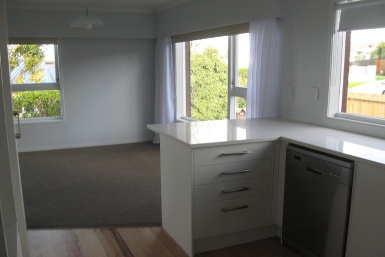 Photo of property in 1/41 Quebec Road, Milford, Auckland, 0620