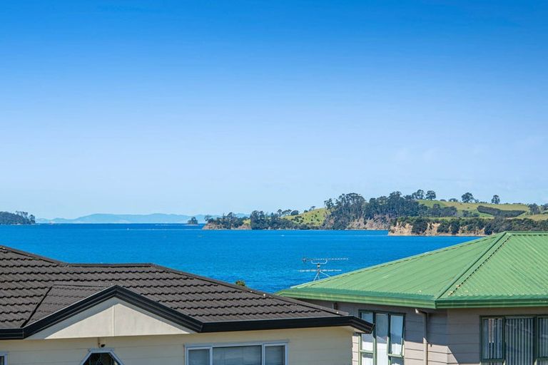 Photo of property in 4 Ngatira Place, Snells Beach, 0920