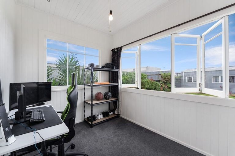 Photo of property in 16 Kings Avenue, Gonville, Whanganui, 4501