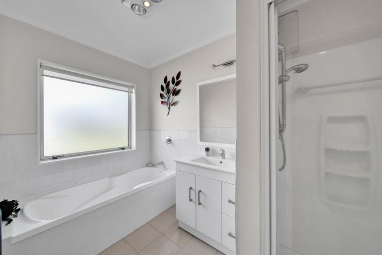 Photo of property in 24 Moulton Street, Moturoa, New Plymouth, 4310