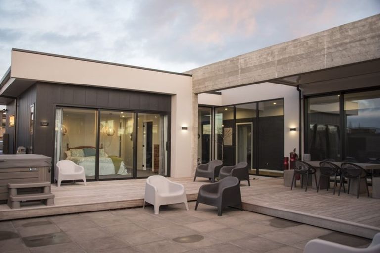 Photo of property in 26 Kuiwai Drive, Rainbow Point, Taupo, 3330