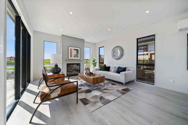 Photo of property in 27 Uatoto Road, Clarks Beach, 2122