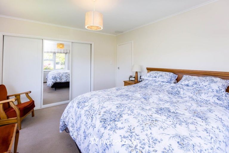Photo of property in 37 Sunbrae Drive, Silverstream, Upper Hutt, 5019