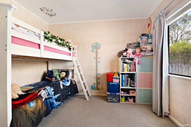 Photo of property in 1/9 Jay Court, Botany Downs, Auckland, 2010