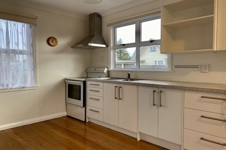 Photo of property in 68 Newcastle Street, Terrace End, Palmerston North, 4410