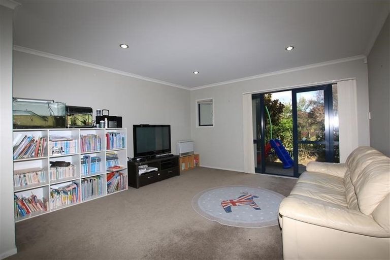 Photo of property in 97 Fields Parade, Oteha, Auckland, 0632