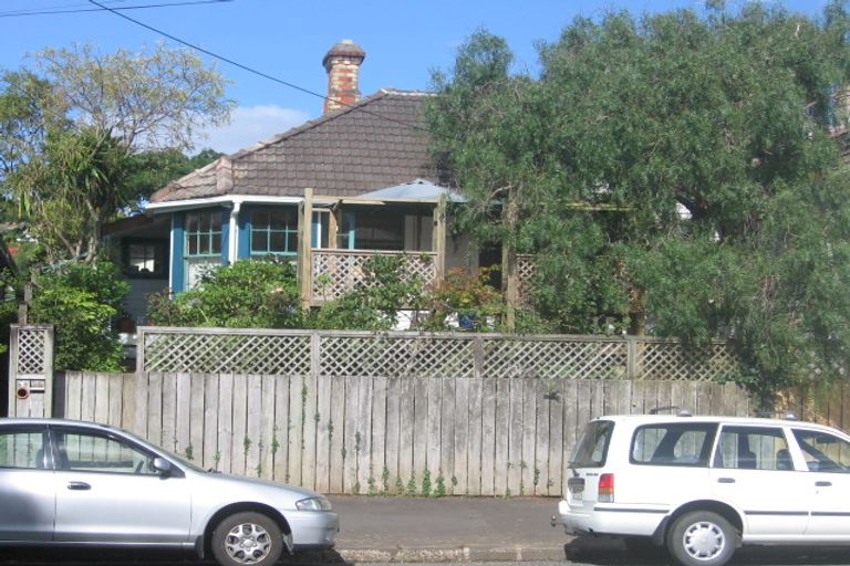 Photo of property in 19 Church Street, Devonport, Auckland, 0624