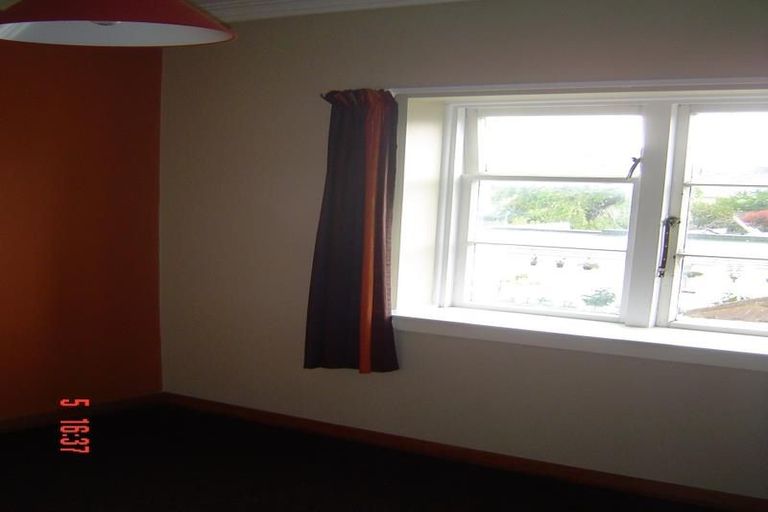 Photo of property in 73 Whites Line East, Waiwhetu, Lower Hutt, 5010