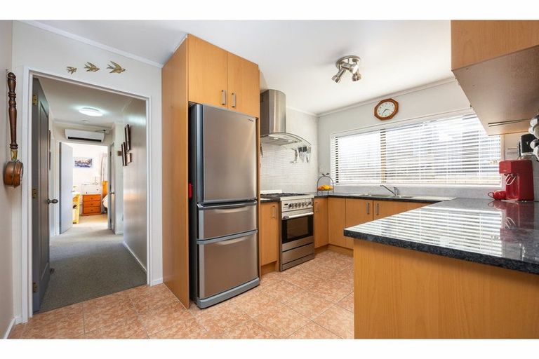 Photo of property in 5/116 Titirangi Road, New Lynn, Auckland, 0600