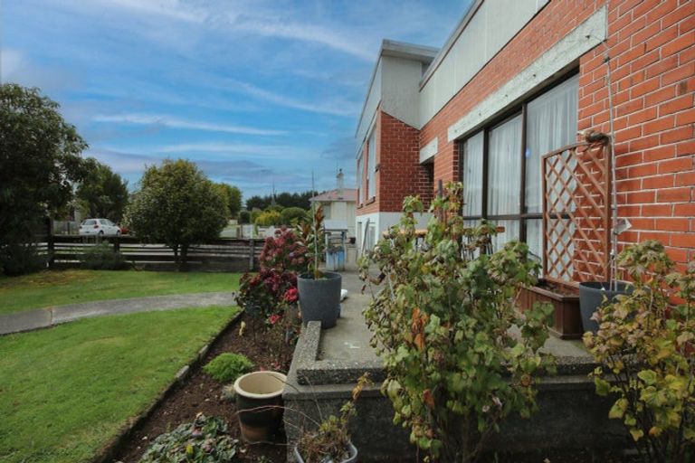 Photo of property in 33 Nichol Street, Heidelberg, Invercargill, 9812