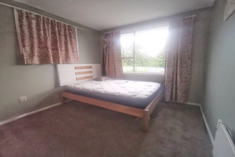 Photo of property in 35 Delaware Crescent, Russley, Christchurch, 8042