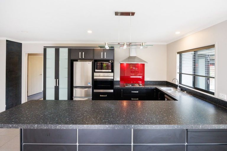 Photo of property in 35 Pegasus Place, Kelvin Grove, Palmerston North, 4414