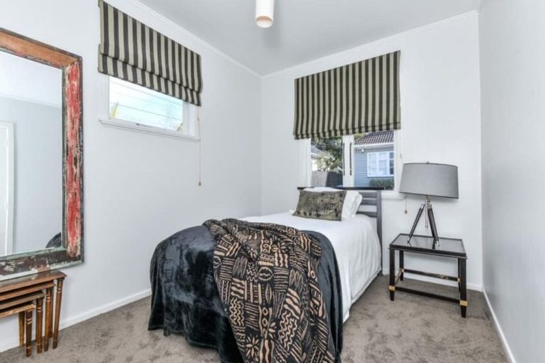 Photo of property in 40a Riro Street, Point Chevalier, Auckland, 1022