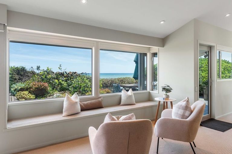 Photo of property in 93 Field Way, Waikanae Beach, Waikanae, 5036