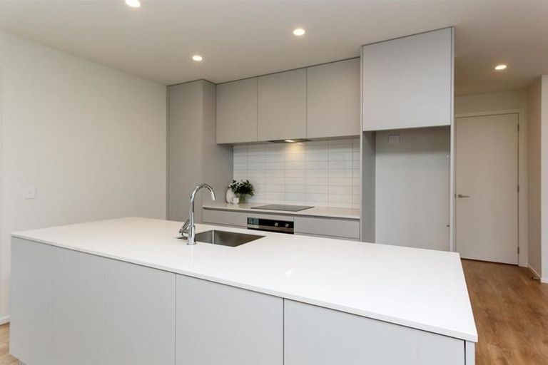 Photo of property in 4 Mackillop Way, Brooklands, New Plymouth, 4310