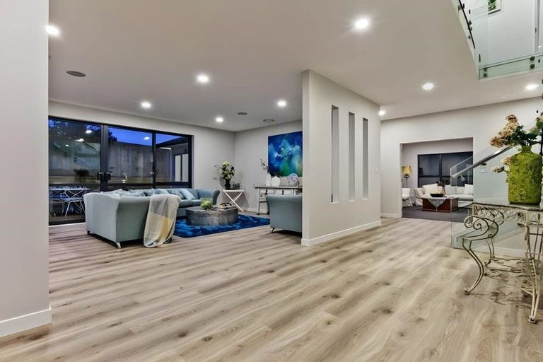 Photo of property in 56 Huntington Park Drive, Greenhithe, Auckland, 0632