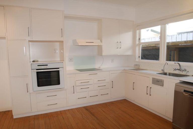 Photo of property in 14 Nathan Avenue, Paraparaumu Beach, Paraparaumu, 5032