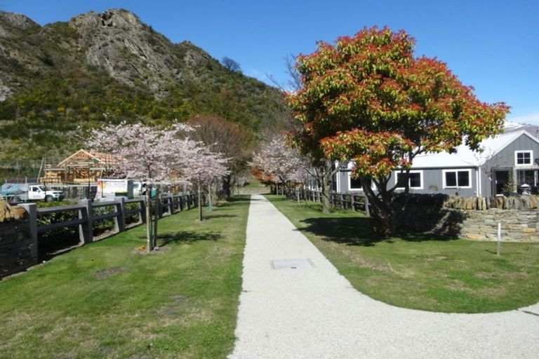 Photo of property in 7 Flynn Lane, Arrowtown, 9302