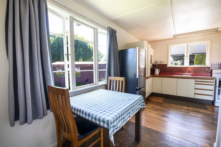 Photo of property in 28 Bright Crescent, Maraenui, Napier, 4110