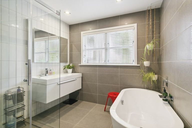 Photo of property in 12 Clutha Avenue, Khandallah, Wellington, 6035