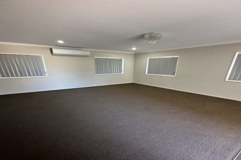 Photo of property in 73a Robert Skelton Place, Clendon Park, Auckland, 2103