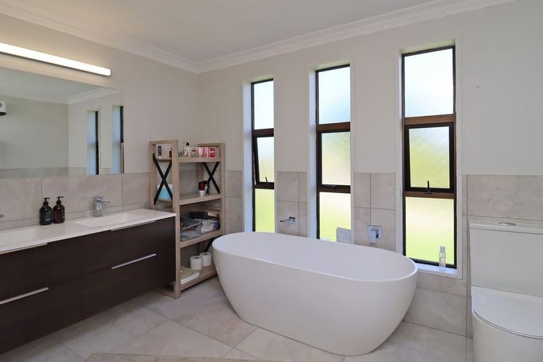 Photo of property in 72 Reservoir Road, Oamaru North, Oamaru, 9400