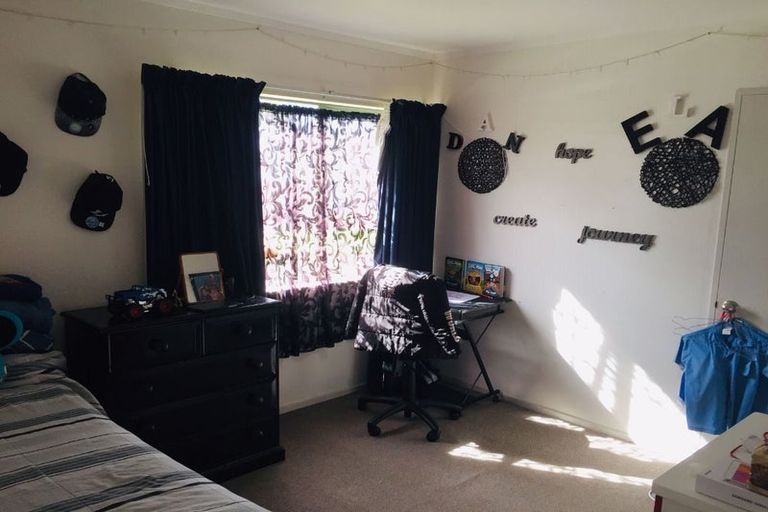 Photo of property in 1/115 Flat Bush Road, Clover Park, Auckland, 2023