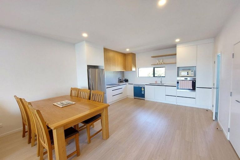 Photo of property in 5/128 Onewa Road, Northcote, Auckland, 0627